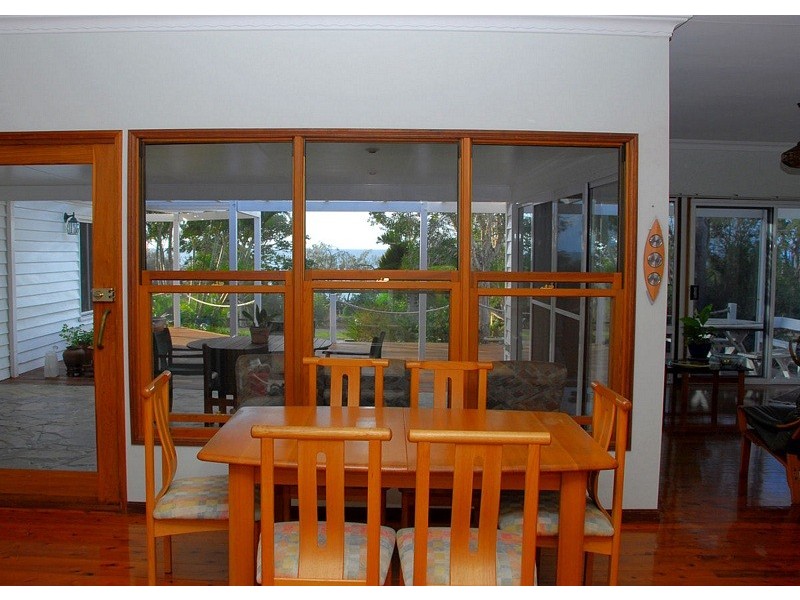 77 Esplanade, Point Vernon QLD 4655