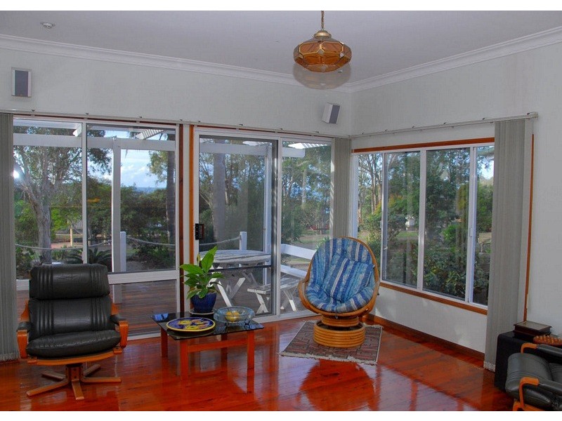 77 Esplanade, Point Vernon QLD 4655