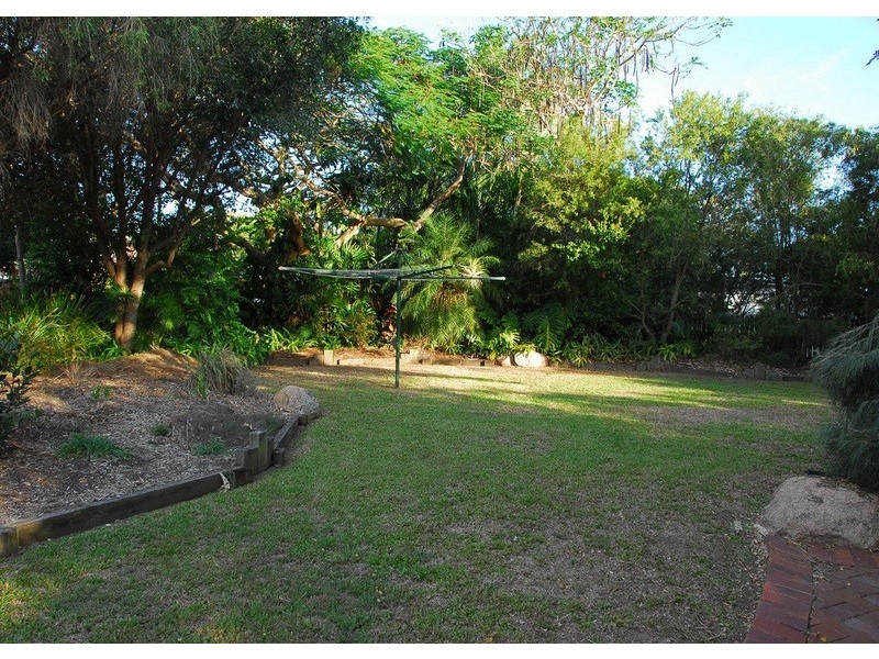 77 Esplanade, Point Vernon QLD 4655