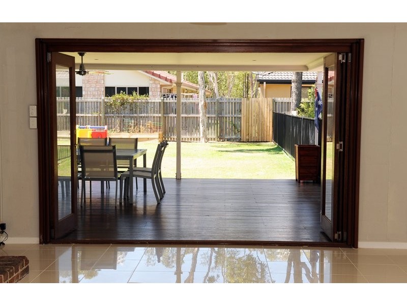 7 Daintree Drive, Urangan QLD 4655