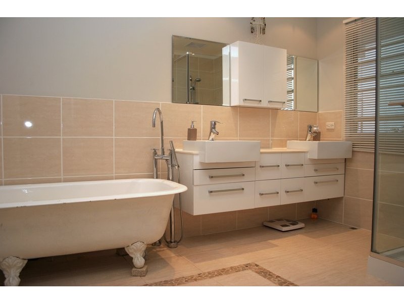 7 Daintree Drive, Urangan QLD 4655