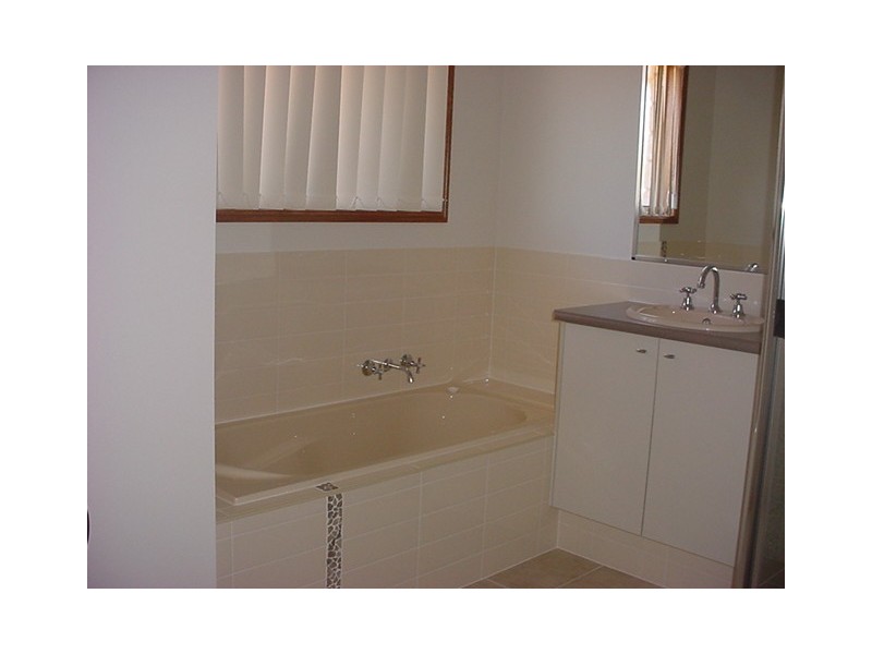 10 Queensbury Grove, Urraween QLD 4655