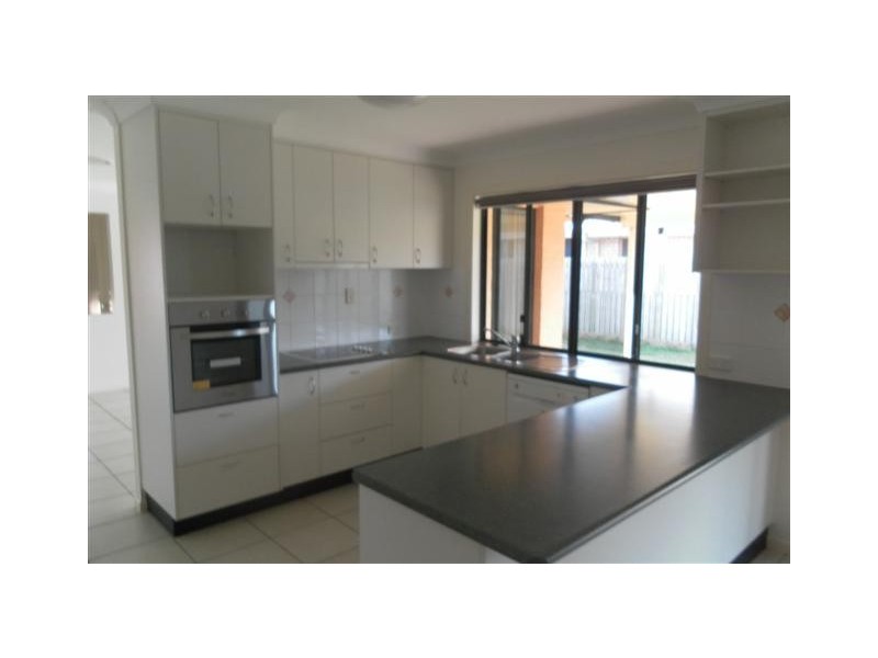 3 Kestrel Court, Eli Waters QLD 4655