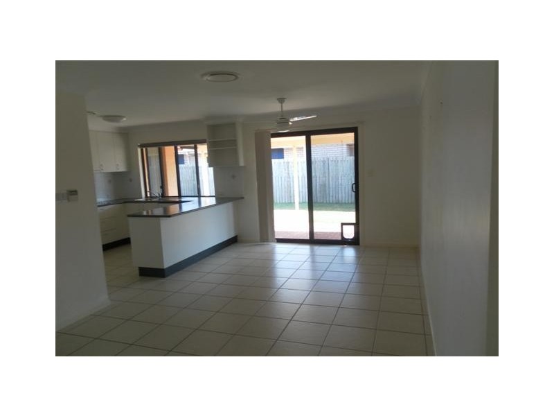 3 Kestrel Court, Eli Waters QLD 4655