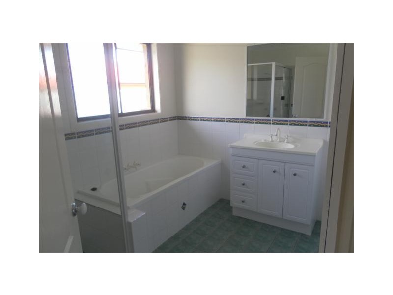 3 Kestrel Court, Eli Waters QLD 4655