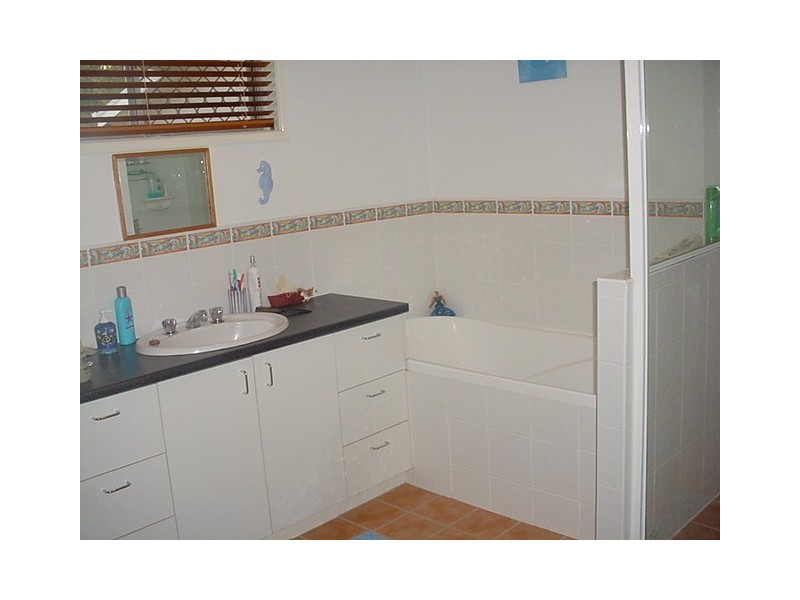 88-90 Truro Street, Torquay QLD 4655