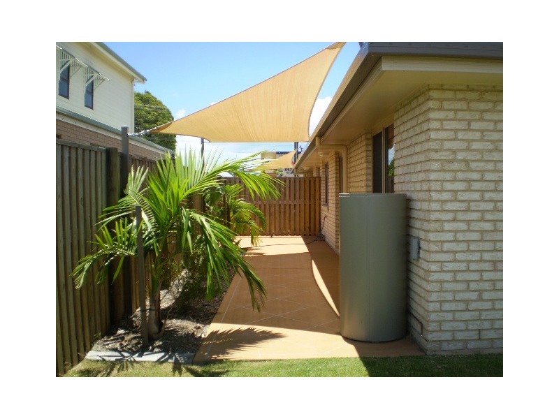 2/41 Watson Street, Pialba QLD 4655