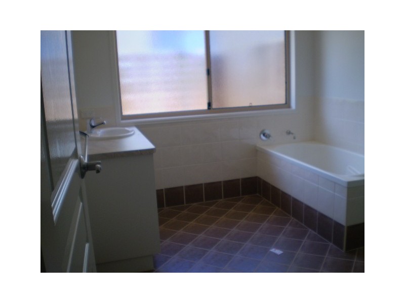 2/41 Watson Street, Pialba QLD 4655