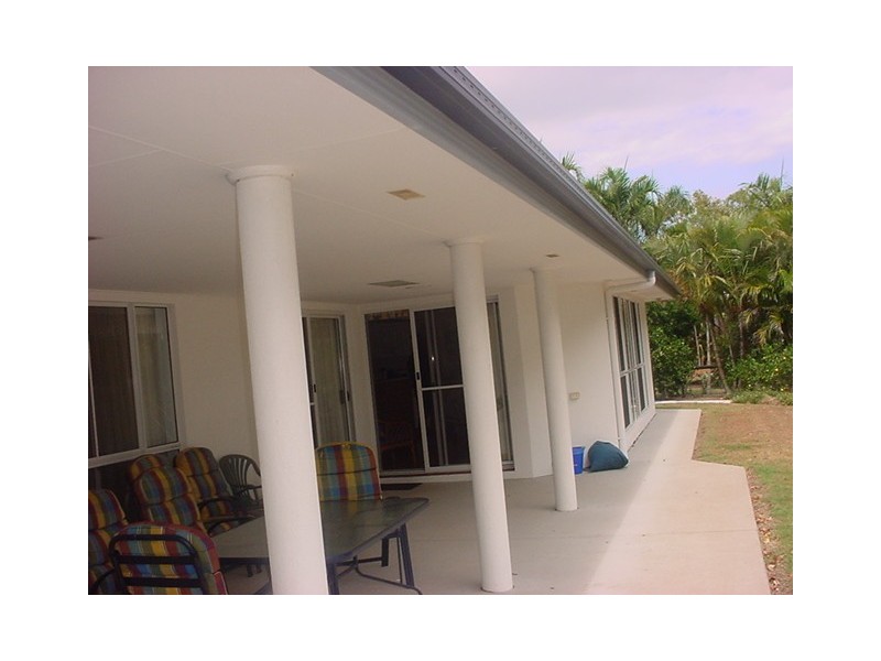 17 Caryota Crt, Dundowran Beach QLD 4655