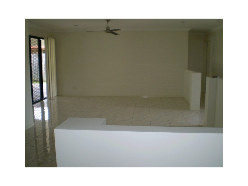 27 Oceanview Street,, Point Vernon QLD 4655