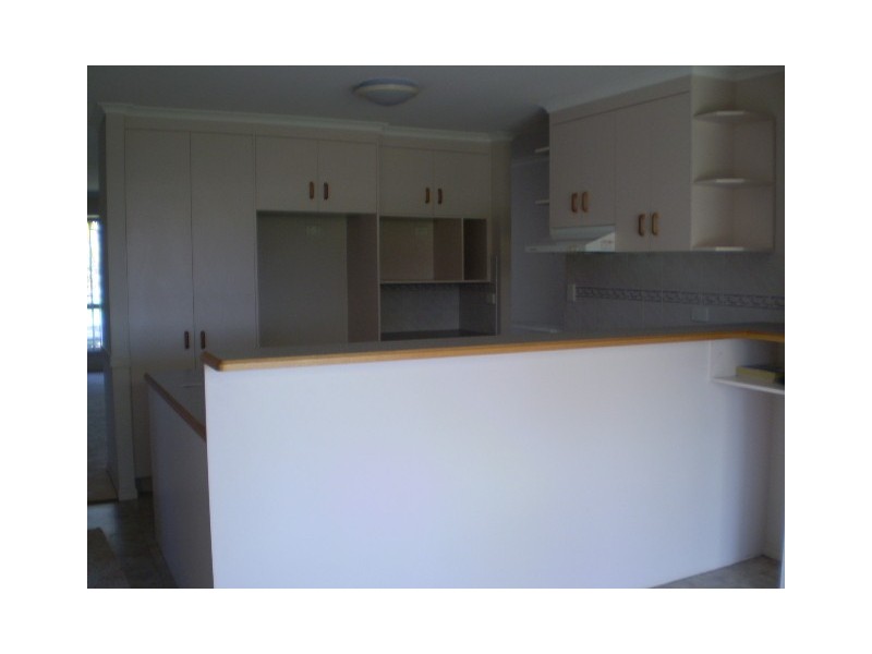 20  Vicki Parade, Hervey Bay QLD 4655