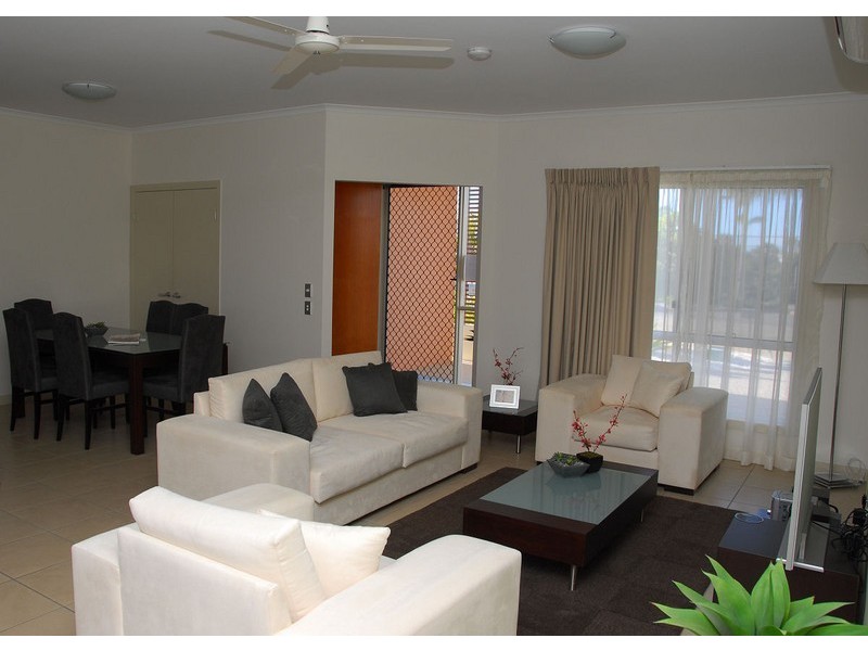 U21 / 230 Pulgul Street, Urangan QLD 4655