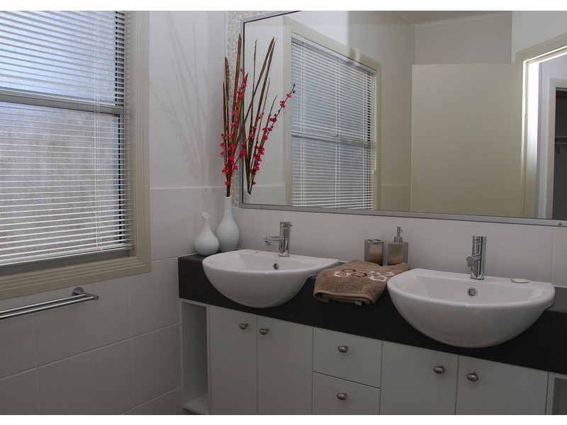 U21 / 230 Pulgul Street, Urangan QLD 4655