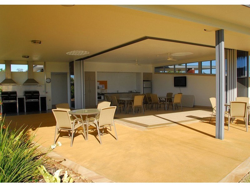 U21 / 230 Pulgul Street, Urangan QLD 4655