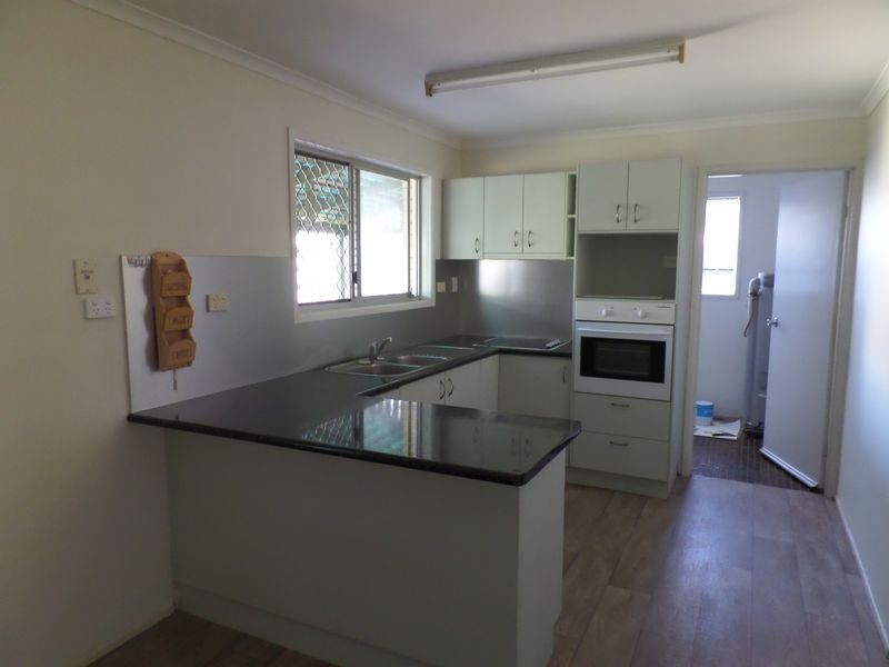 5 Saunders St, Point Vernon QLD 4655