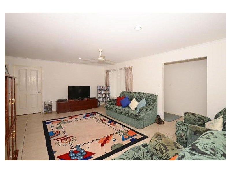 1/10 Daintree Drive, Urangan QLD 4655