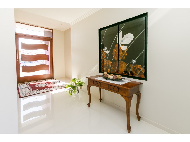 5 Bounty Circuit, Eli Waters QLD 4655