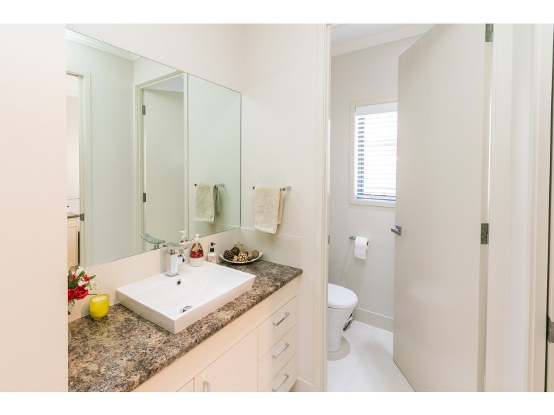 5 Bounty Circuit, Eli Waters QLD 4655