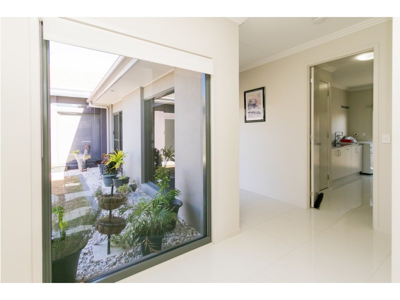 5 Bounty Circuit, Eli Waters QLD 4655