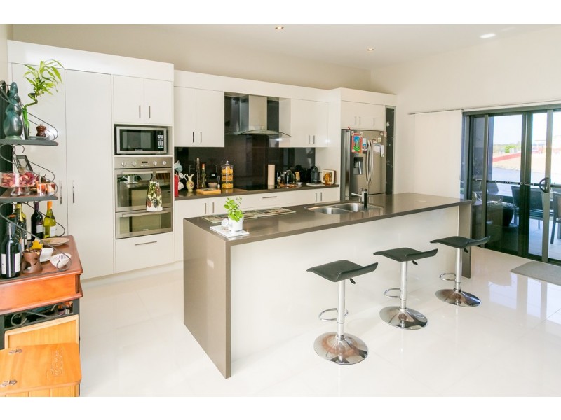 5 Bounty Circuit, Eli Waters QLD 4655