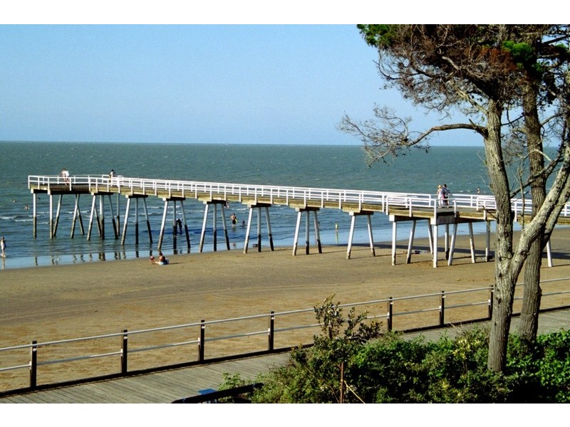 Unit 4/435 The Esplanade,, Torquay QLD 4655