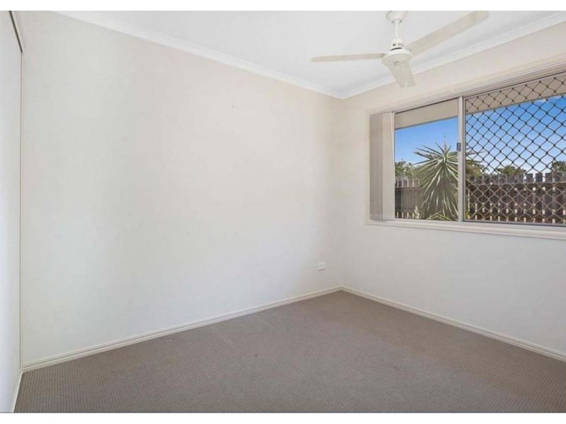 27 Topaz Circuit, Urangan QLD 4655