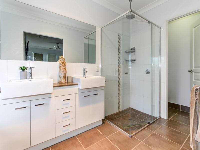 21 Heathland Avenue, Wondunna QLD 4655