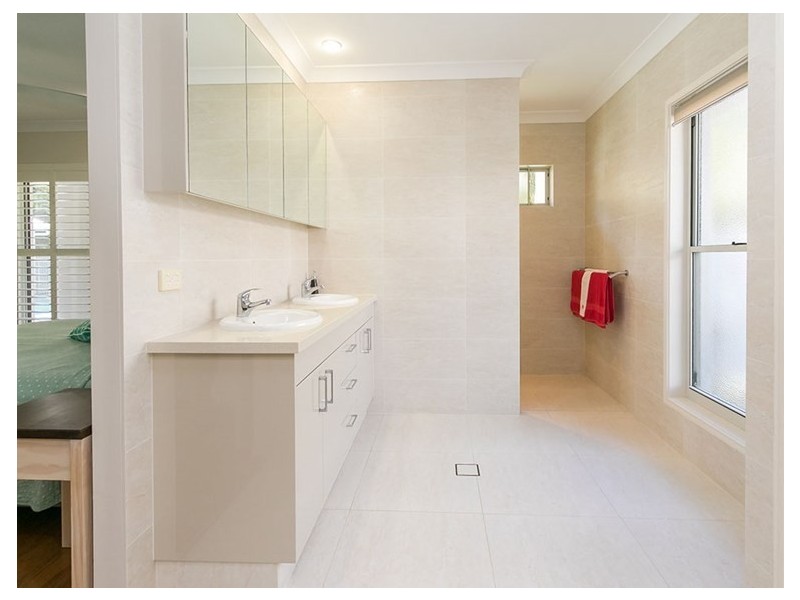 5 Sempfs Road, Dundowran Beach QLD 4655