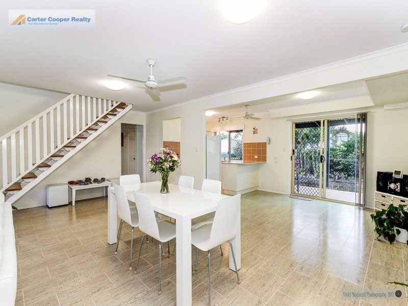 42 Vanda Street, Urangan QLD 4655