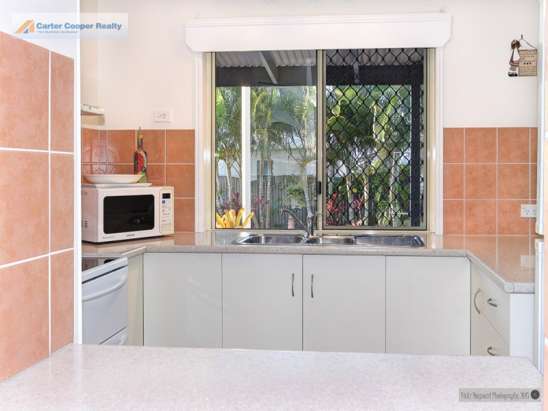 42 Vanda Street, Urangan QLD 4655