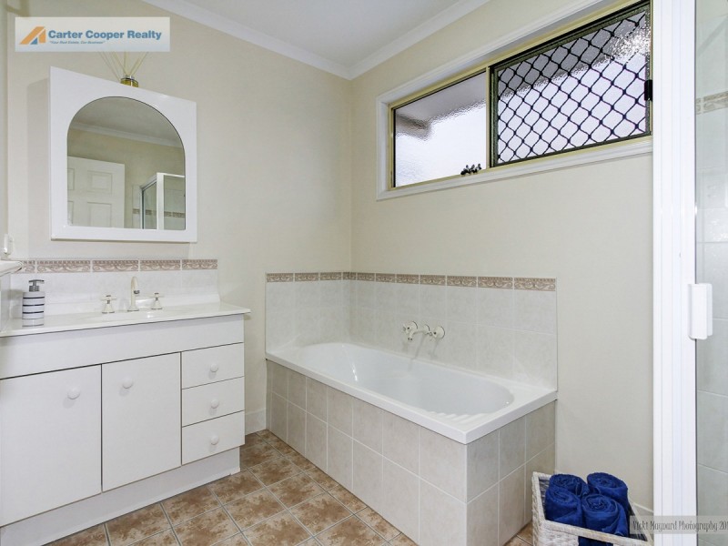 42 Vanda Street, Urangan QLD 4655