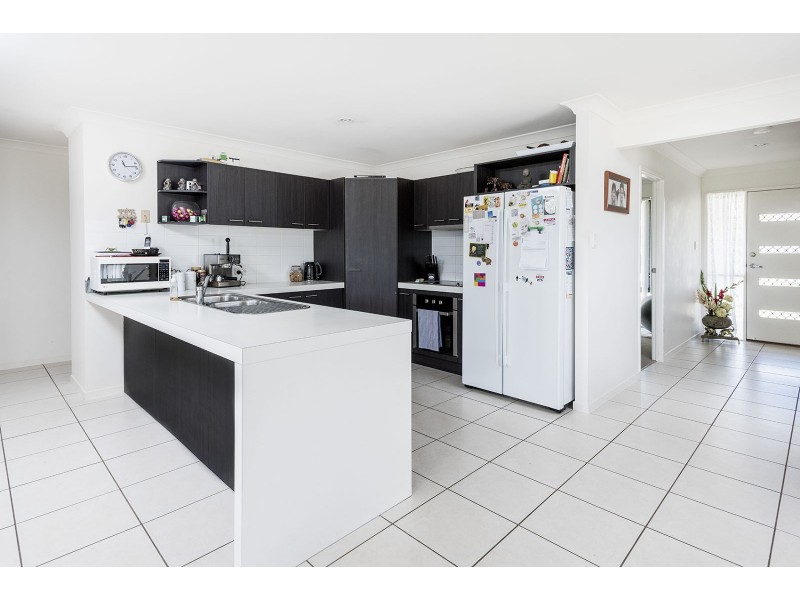 20 Golden Grove Court, Eli Waters QLD 4655