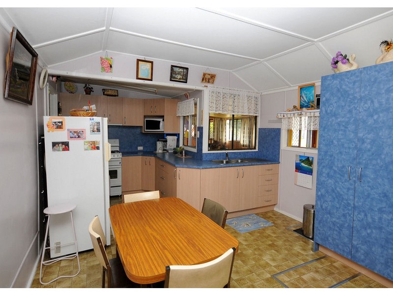 49 Bideford Street, Torquay QLD 4655