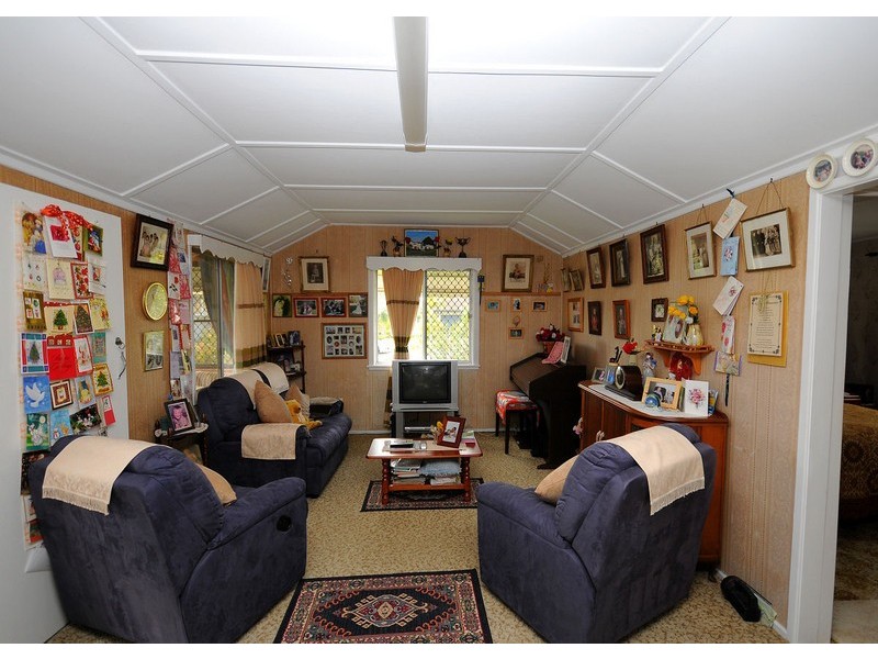 49 Bideford Street, Torquay QLD 4655