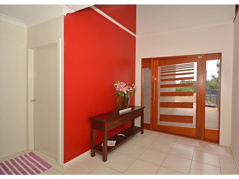 4 Sandy View Drive, Nikenbah QLD 4655