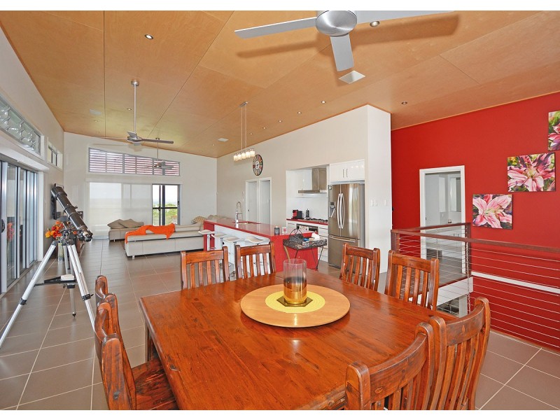 4 Sandy View Drive, Nikenbah QLD 4655