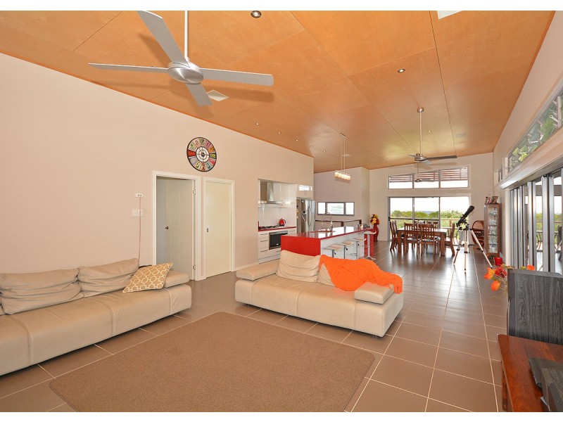 4 Sandy View Drive, Nikenbah QLD 4655