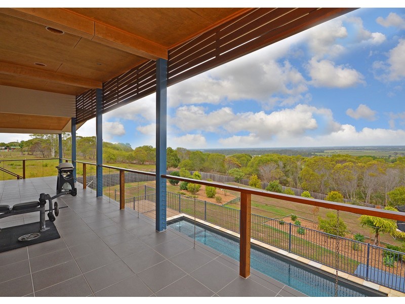 4 Sandy View Drive, Nikenbah QLD 4655