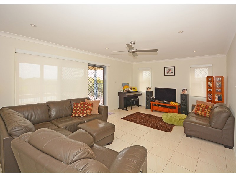 4 Sandy View Drive, Nikenbah QLD 4655