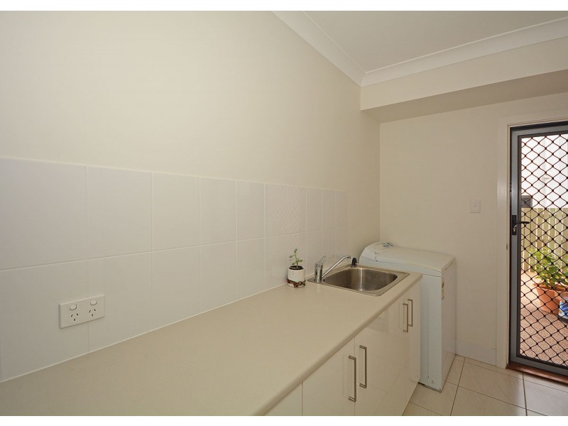 4 Sandy View Drive, Nikenbah QLD 4655