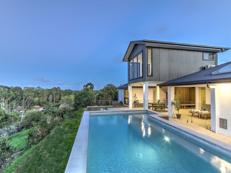 17 Azure Court, Dundowran Beach QLD 4655