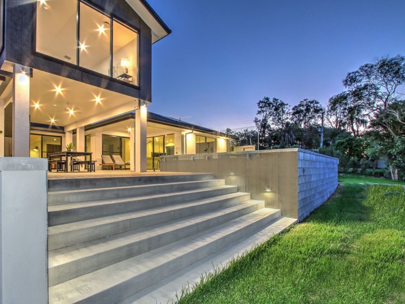 17 Azure Court, Dundowran Beach QLD 4655