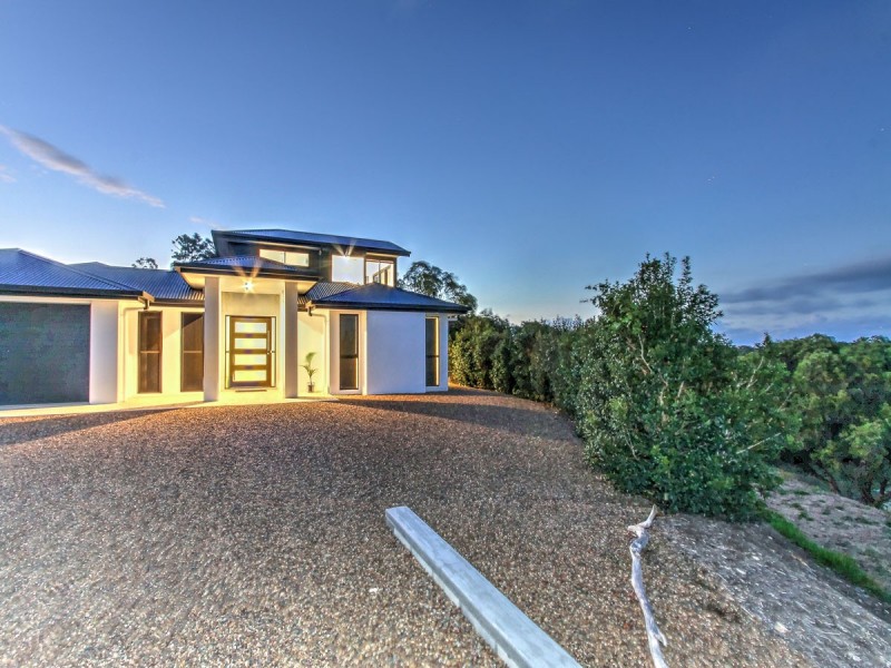 17 Azure Court, Dundowran Beach QLD 4655