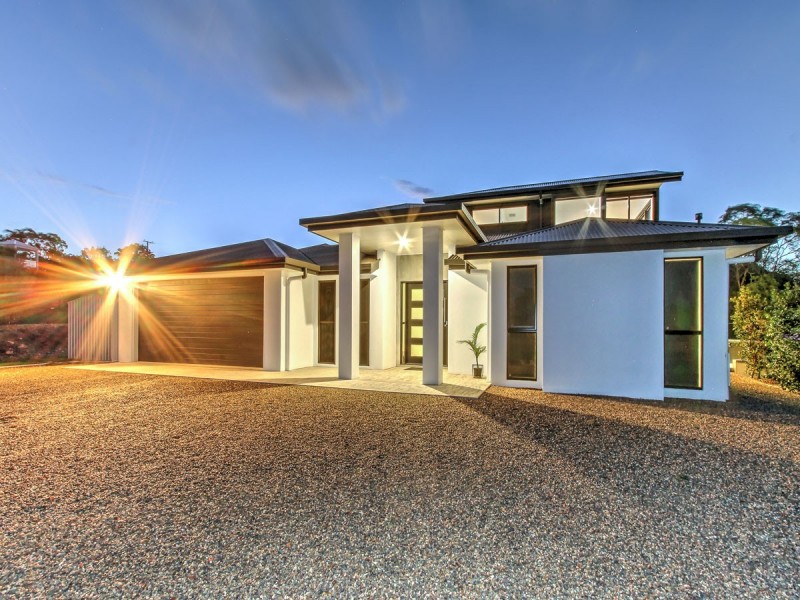 17 Azure Court, Dundowran Beach QLD 4655