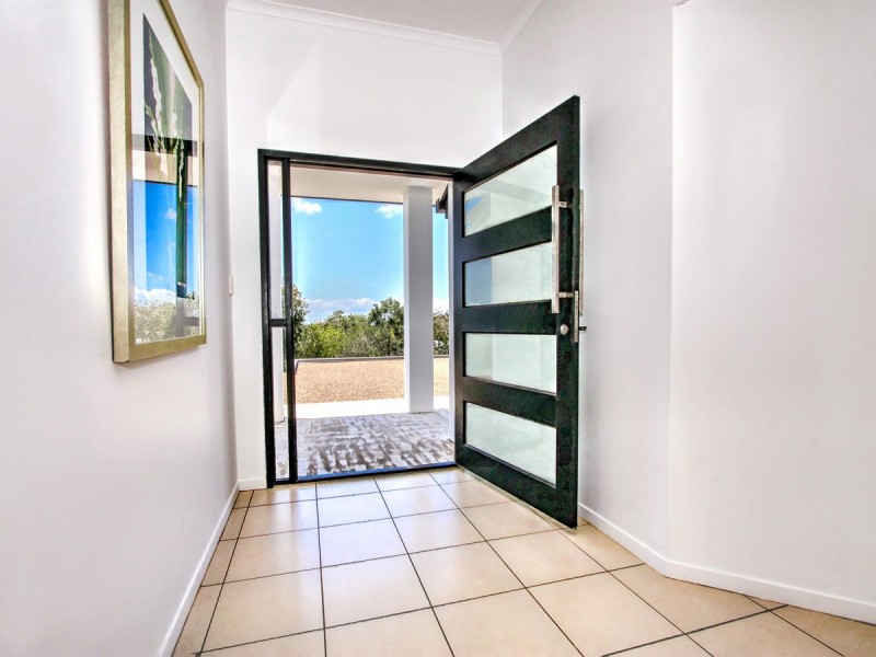 17 Azure Court, Dundowran Beach QLD 4655