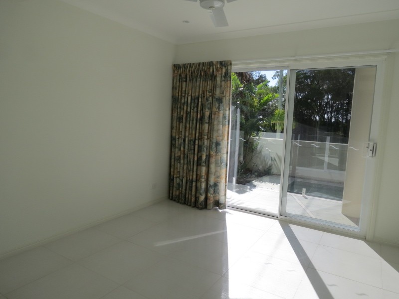 598 Esplanade, Urangan QLD 4655