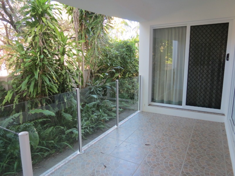 598 Esplanade, Urangan QLD 4655