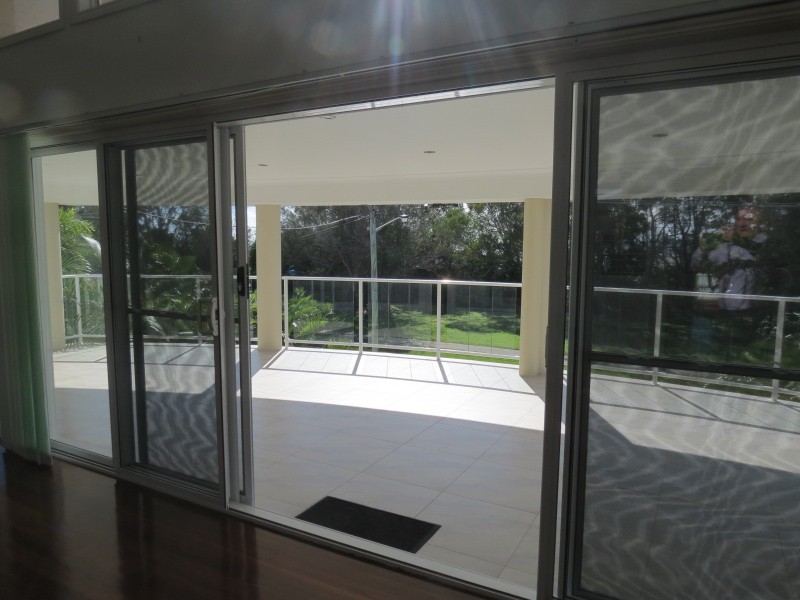 598 Esplanade, Urangan QLD 4655