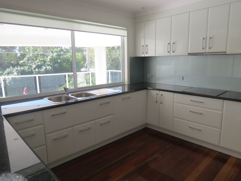 598 Esplanade, Urangan QLD 4655