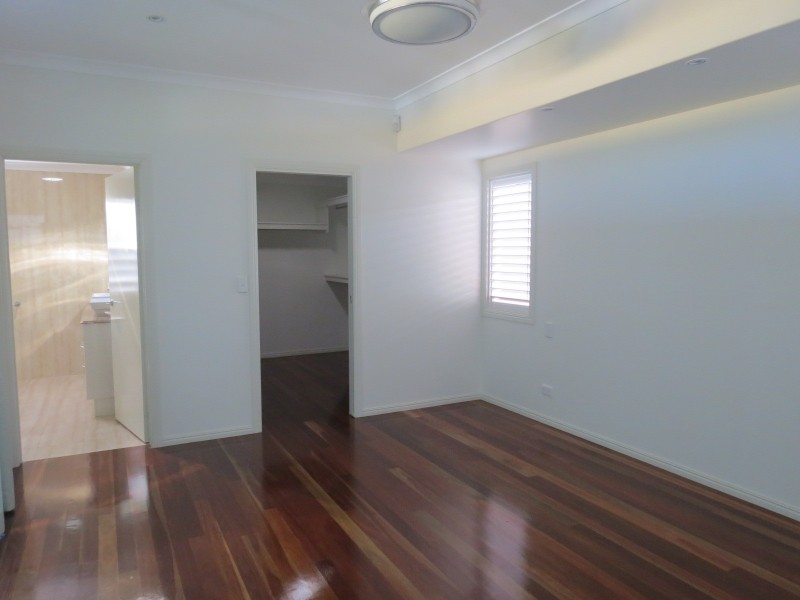598 Esplanade, Urangan QLD 4655